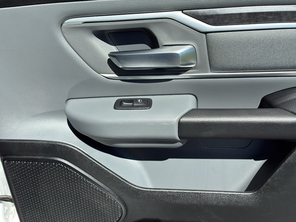 2021 RAM 1500 Big Horn Crew Cab 4x4 6'4" Box