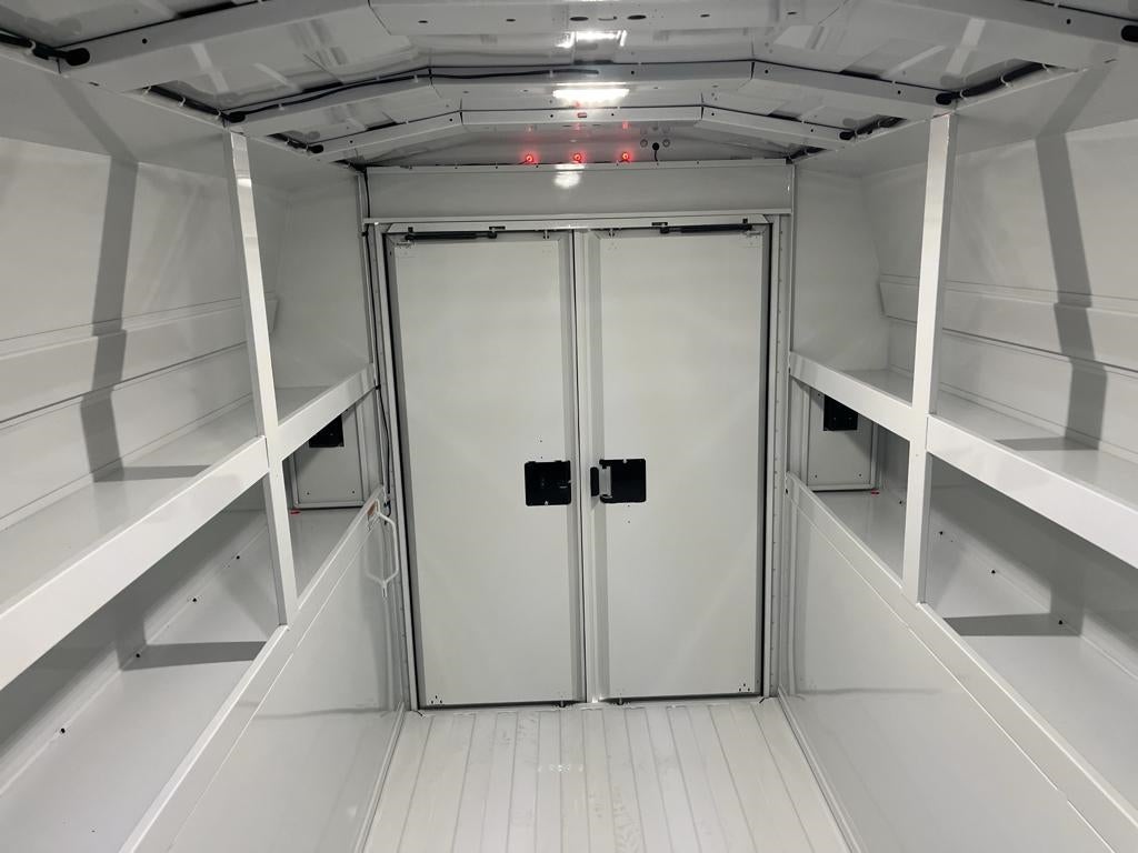 2024 Chevrolet Express Cutaway 3500 1WT