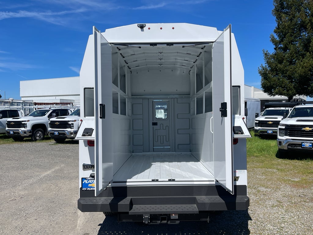 2024 Chevrolet Express Cutaway 3500 1WT