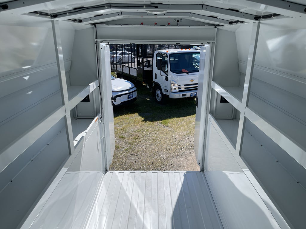 2024 Chevrolet Express Cutaway 3500 1WT