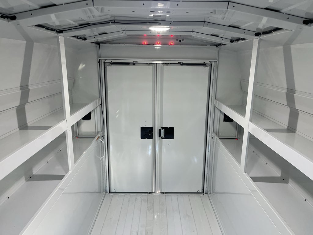 2024 Chevrolet Express Cutaway 3500 1WT