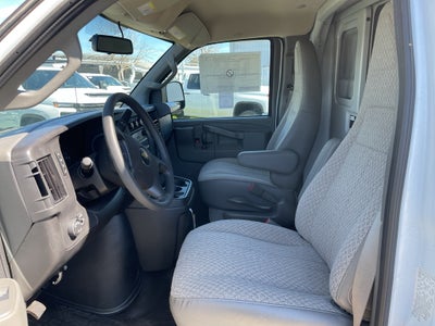 2024 Chevrolet Express Cutaway 3500 1WT