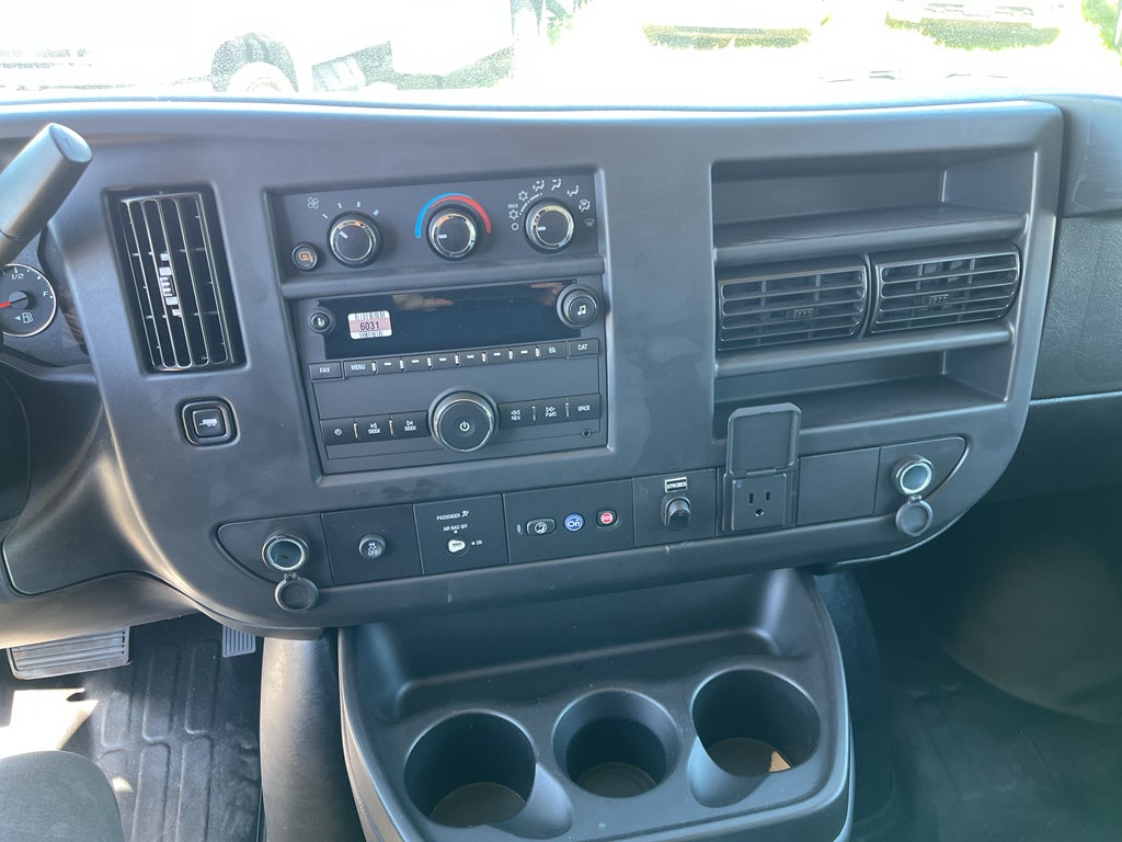 2024 Chevrolet Express Cutaway 3500 1WT