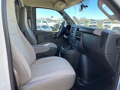 2024 Chevrolet Express Cutaway 3500 1WT