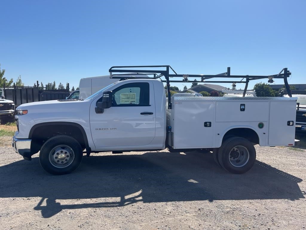 2025 Chevrolet Silverado 3500 HD Chassis Cab Work Truck