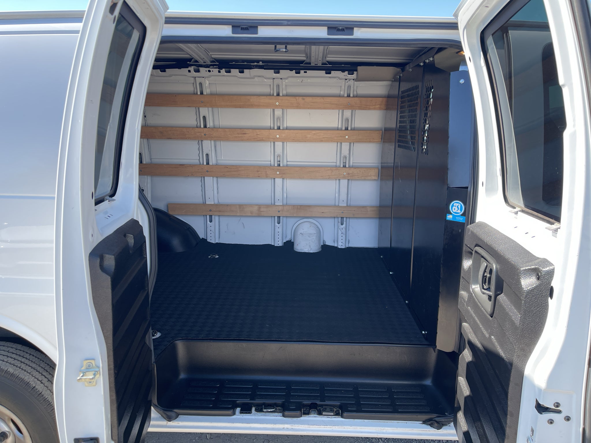 2023 Chevrolet Express Cargo 2500 RWD 2500 Regular Wheelbase WT