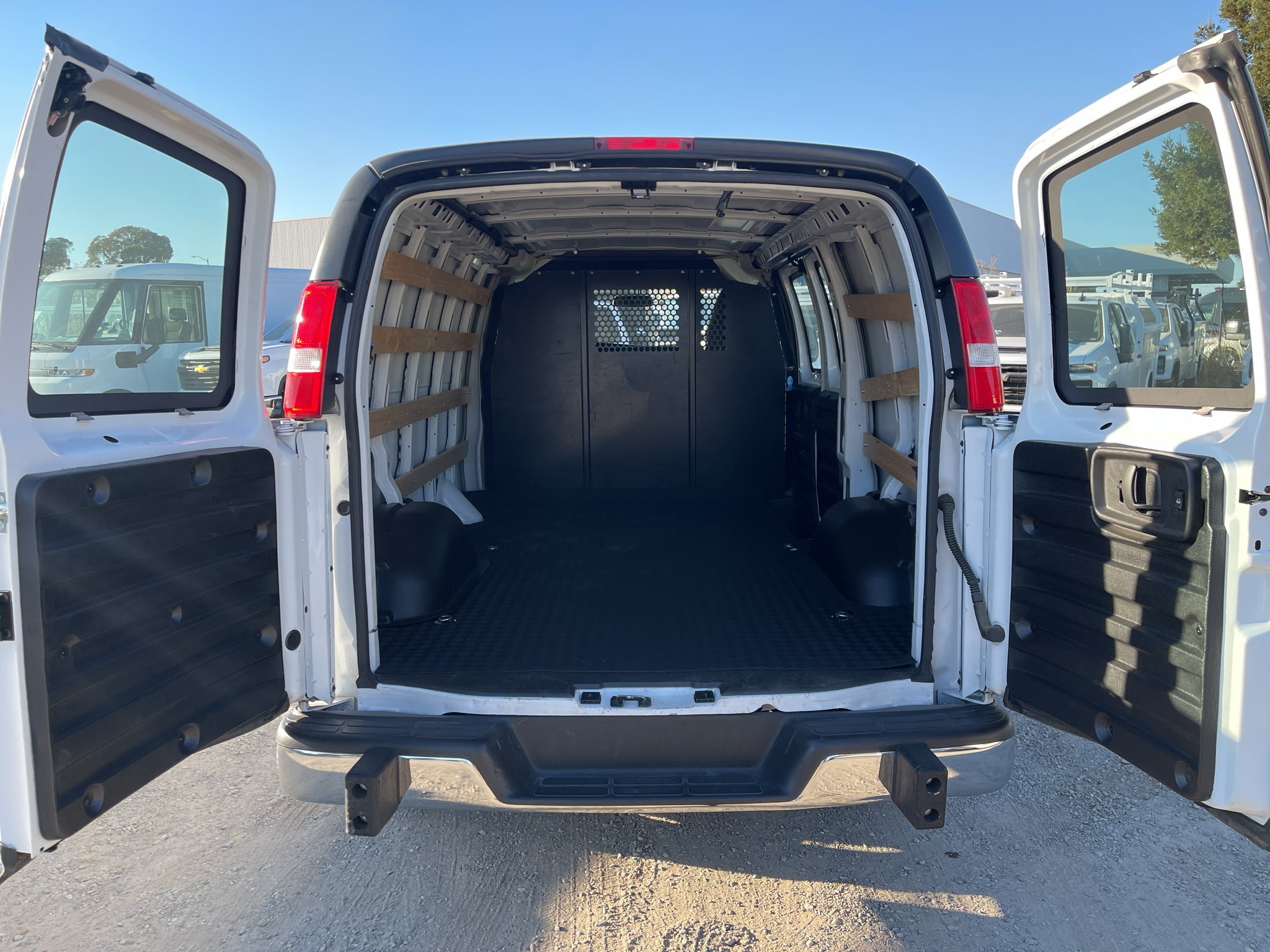 2024 Chevrolet Express Cargo 2500 WT