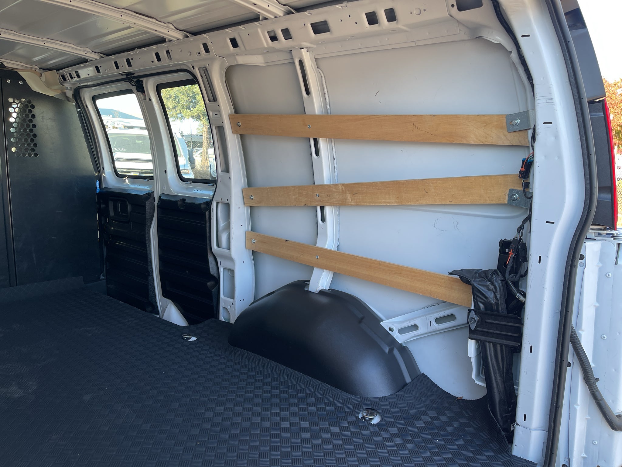 2024 Chevrolet Express Cargo 2500 WT
