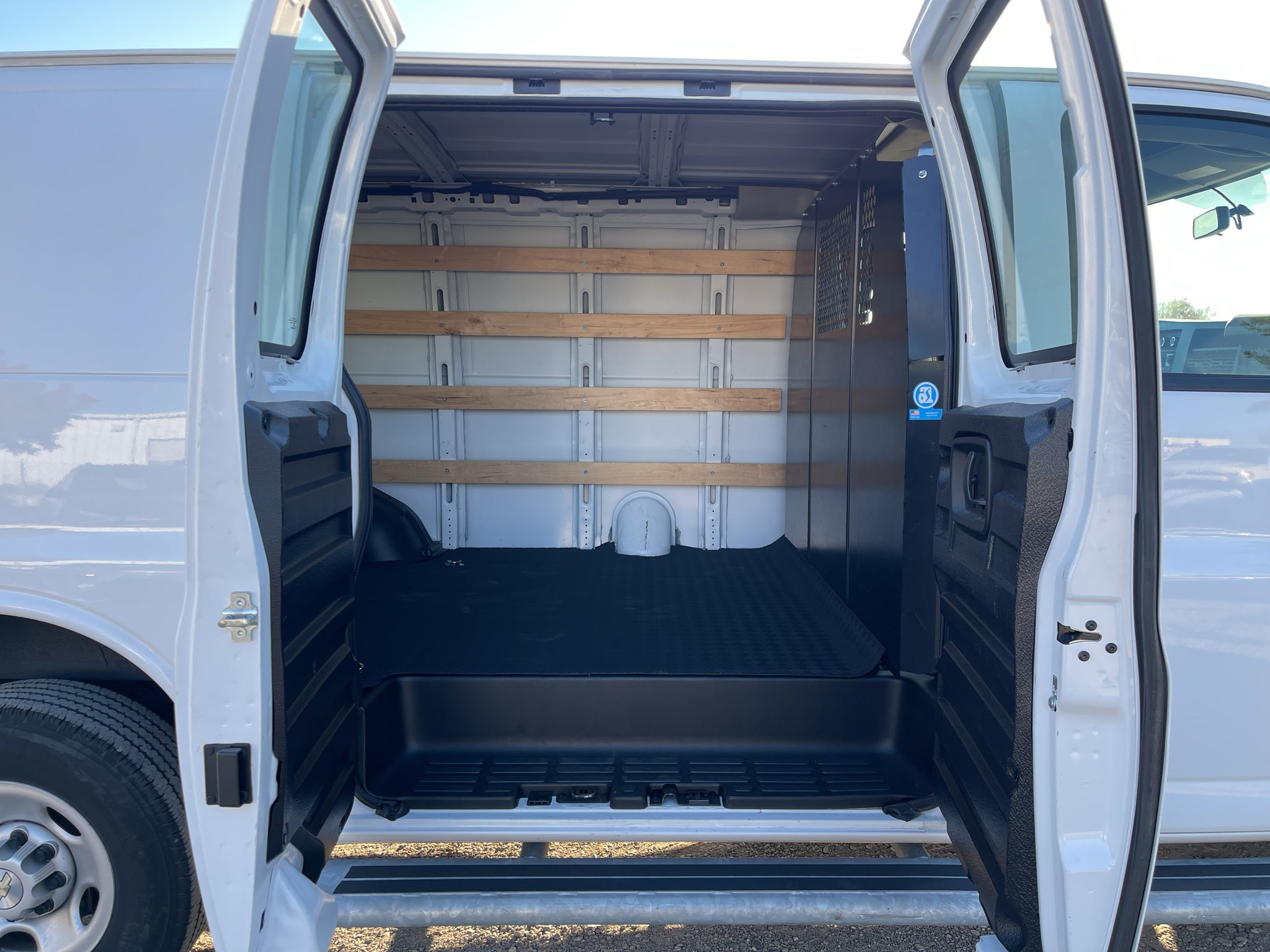 2024 Chevrolet Express Cargo 2500 WT