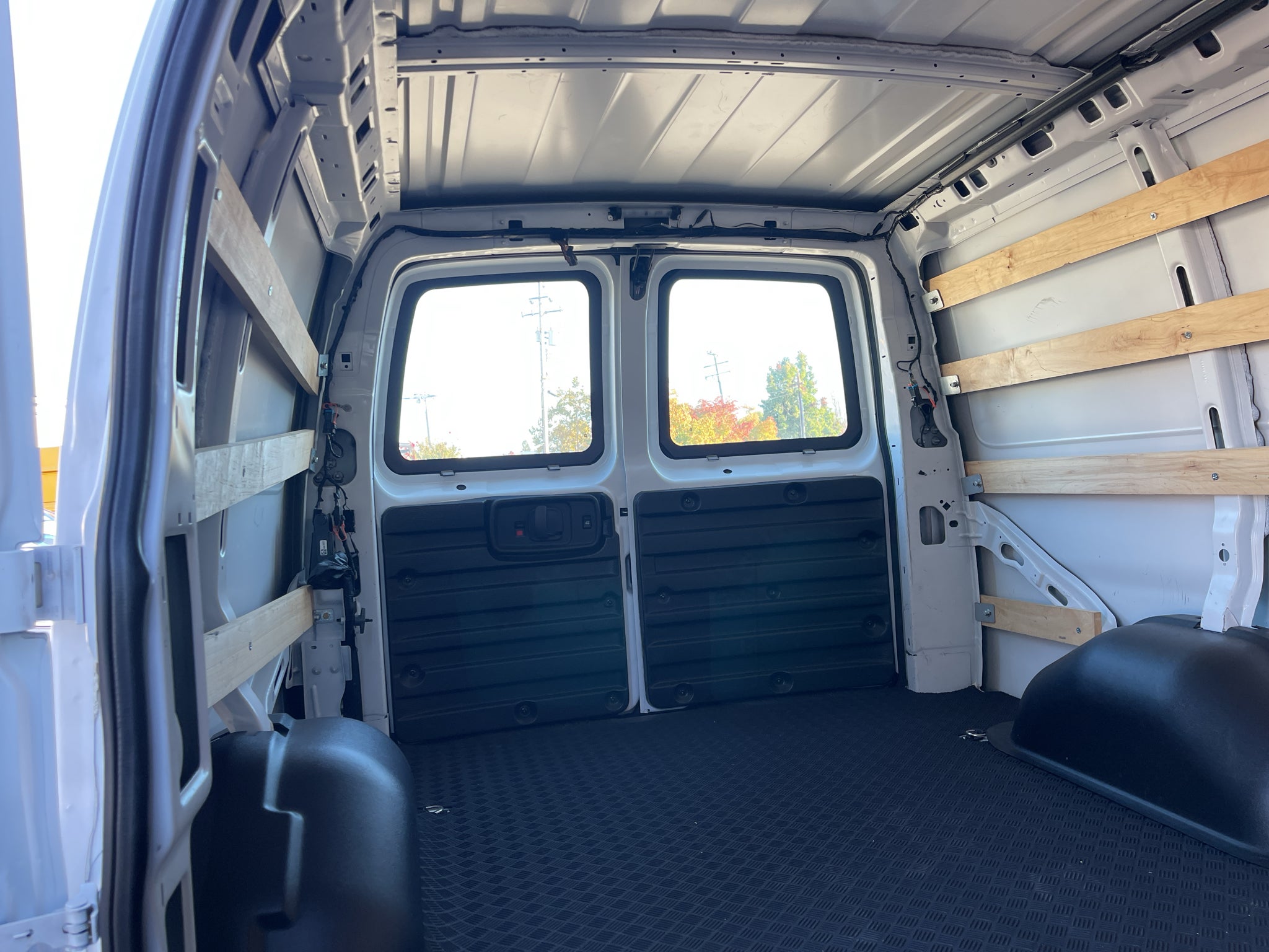 2024 Chevrolet Express Cargo 2500 WT