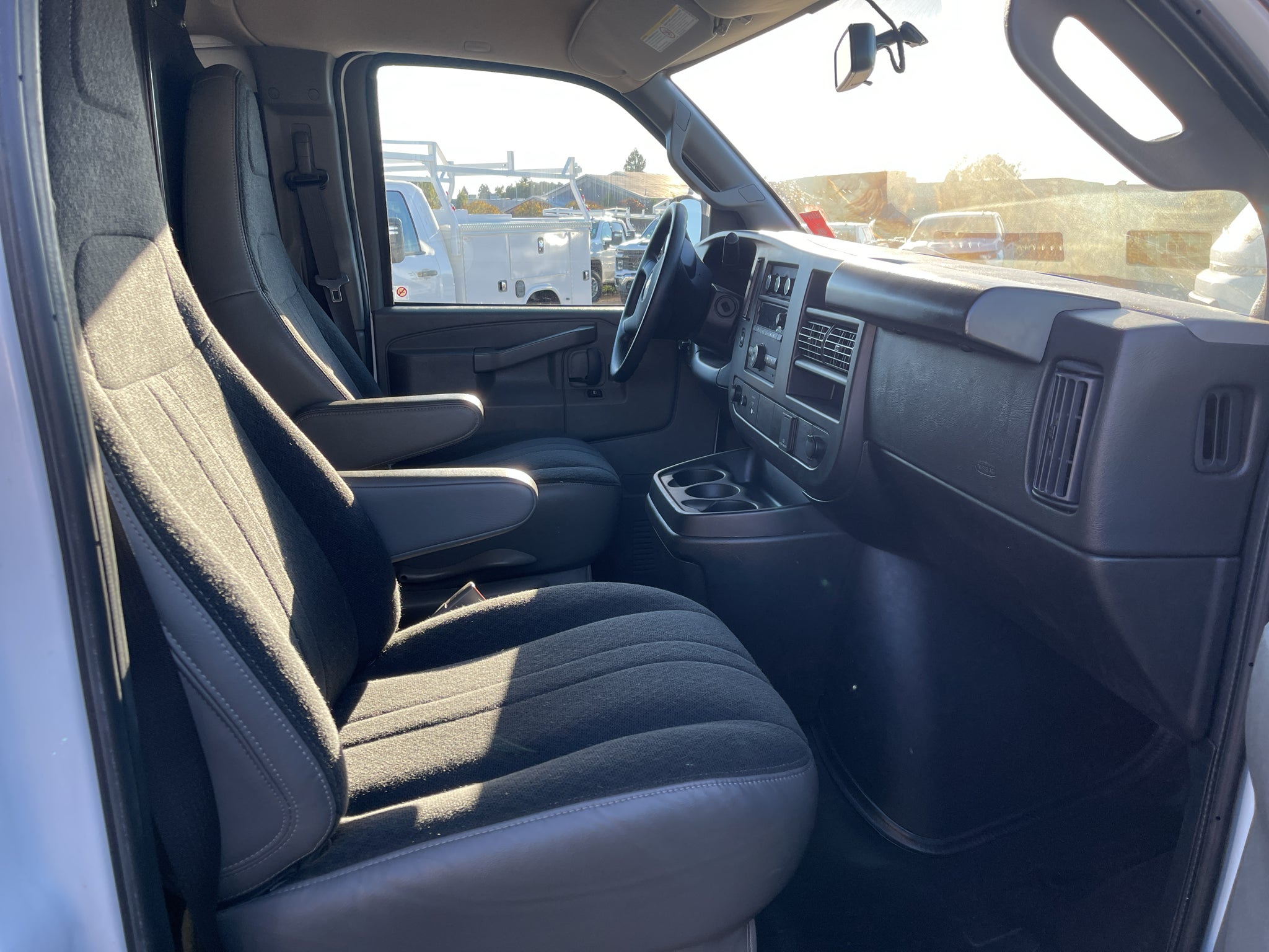 2024 Chevrolet Express Cargo 2500 WT