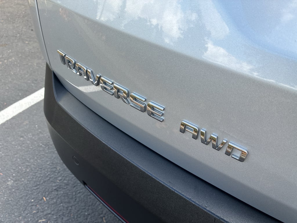2022 Chevrolet Traverse LT Cloth