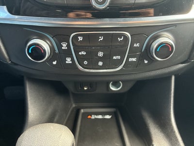 2022 Chevrolet Traverse LT Cloth
