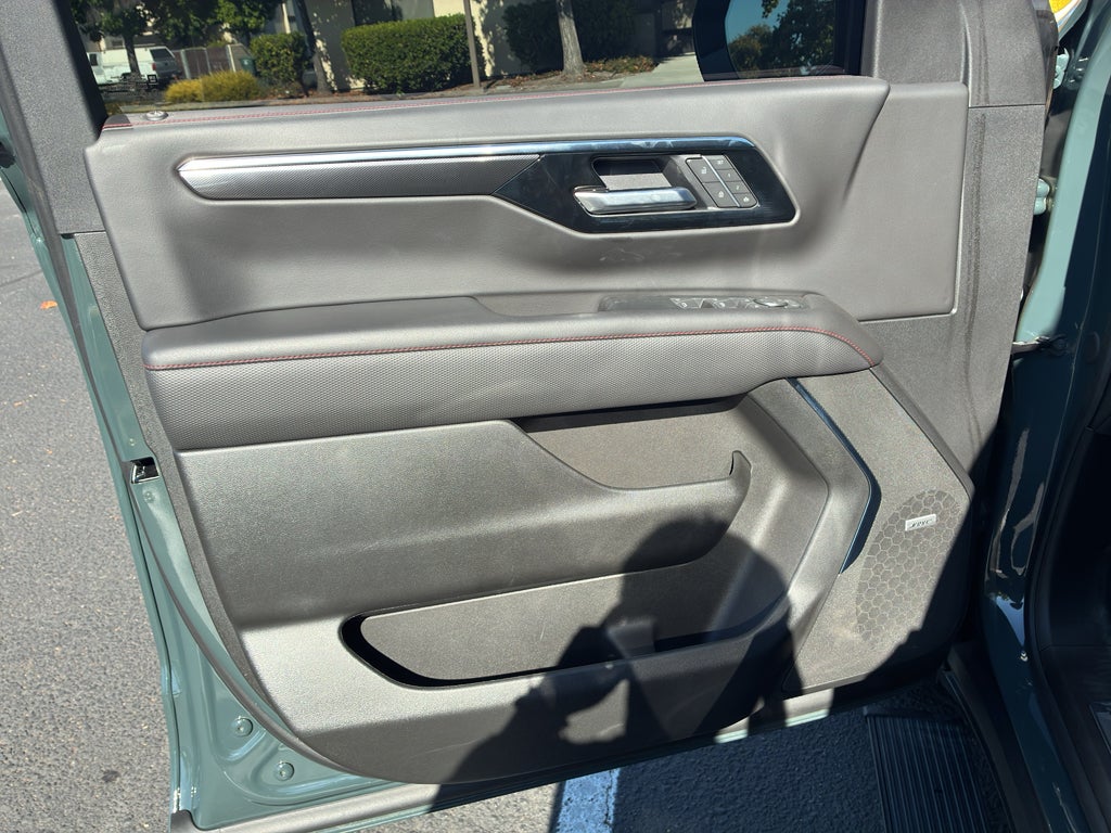 2025 Chevrolet Tahoe RST