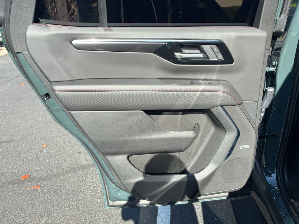 2025 Chevrolet Tahoe RST