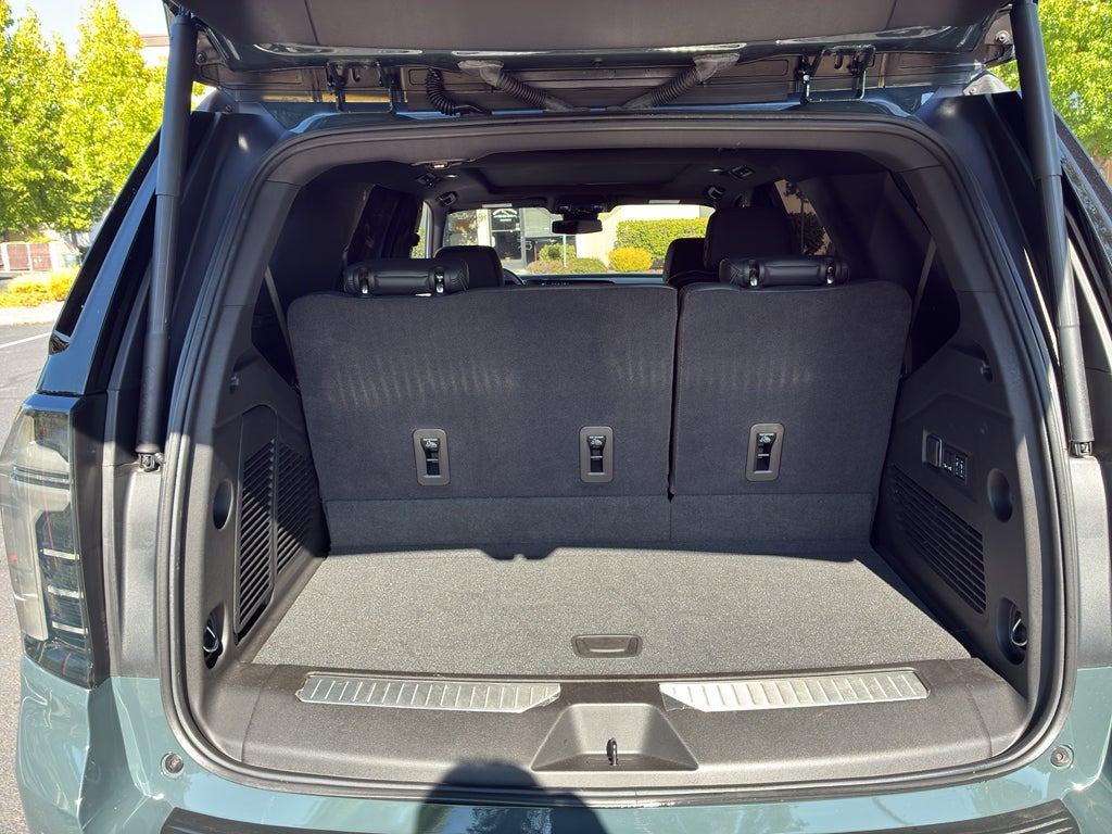 2025 Chevrolet Tahoe RST