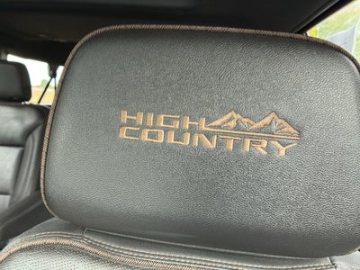 2023 Chevrolet Suburban High Country