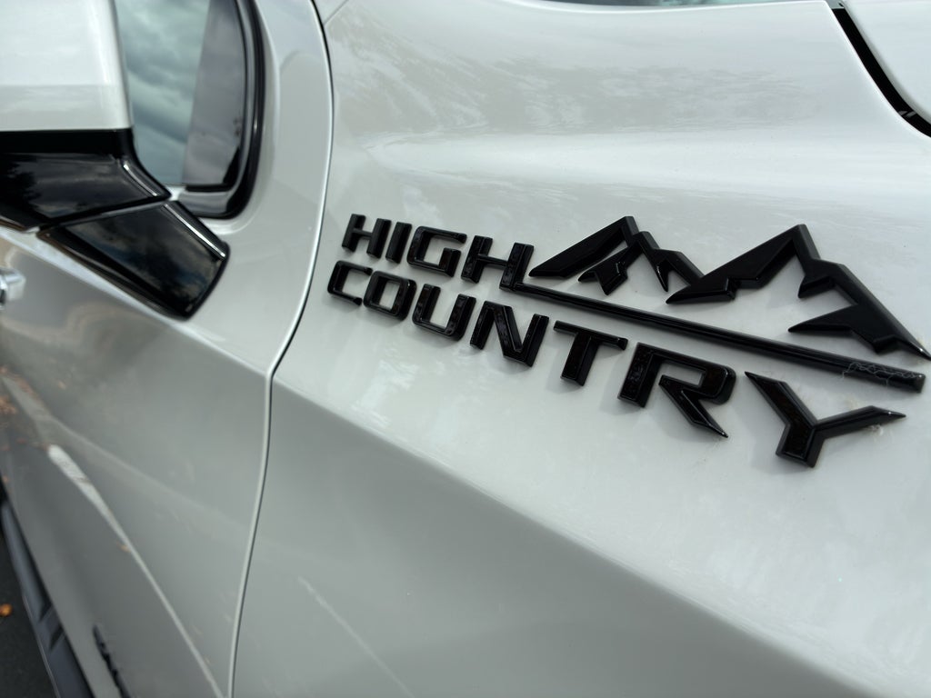 2023 Chevrolet Suburban High Country