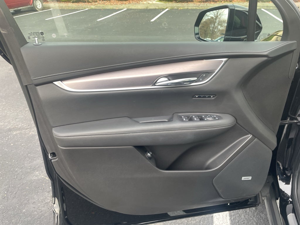 2023 Cadillac XT6 Luxury