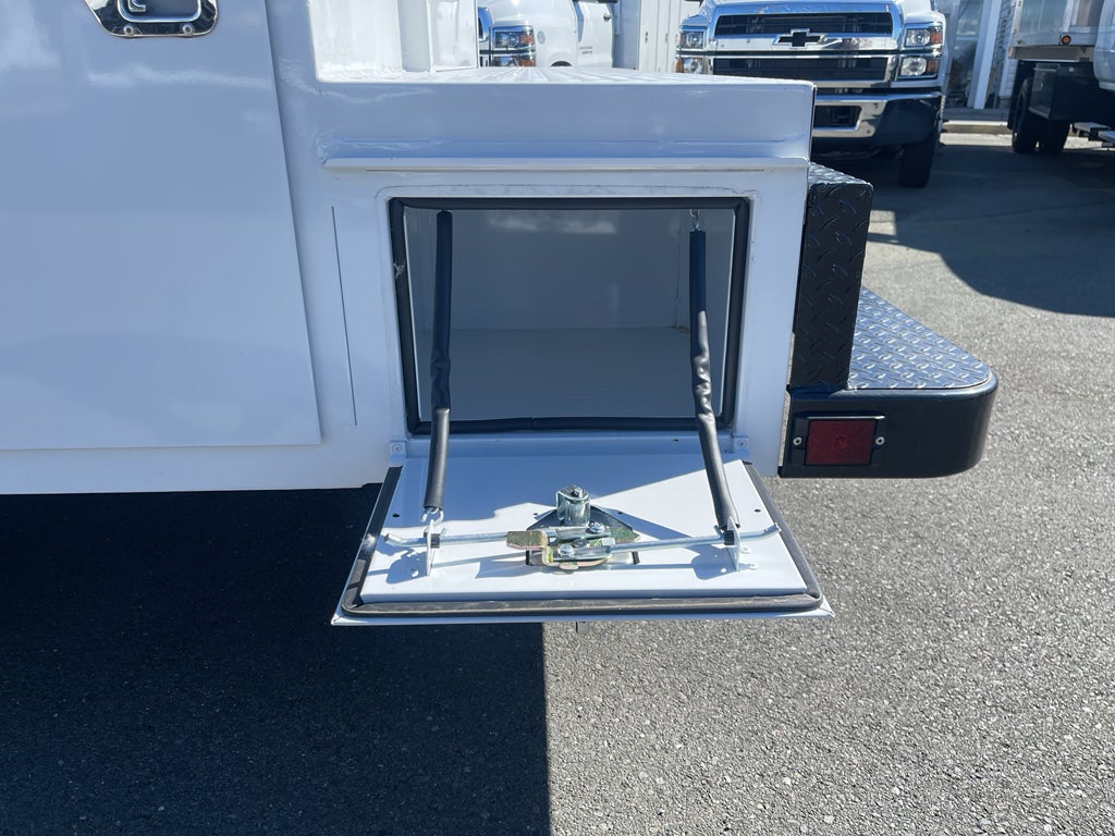 2023 Chevrolet Silverado 5500 HD Work Truck