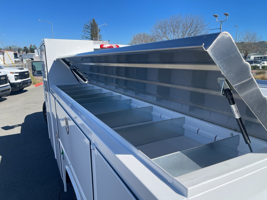 2023 Chevrolet Silverado 5500 HD Work Truck