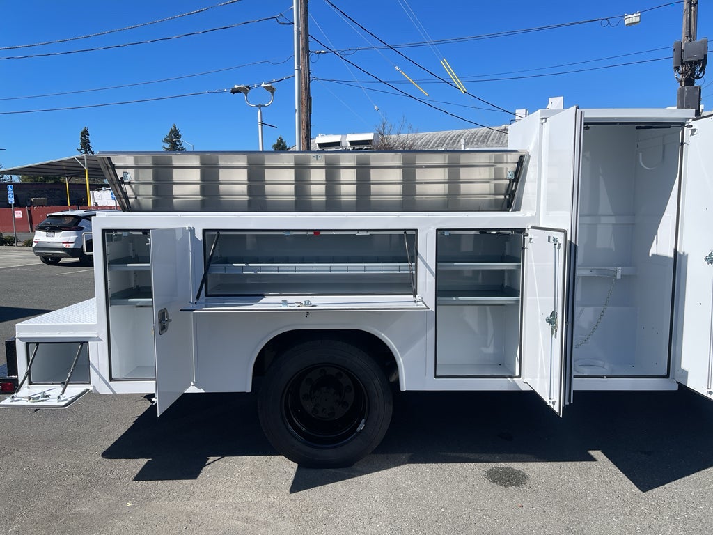 2023 Chevrolet Silverado 5500 HD Work Truck