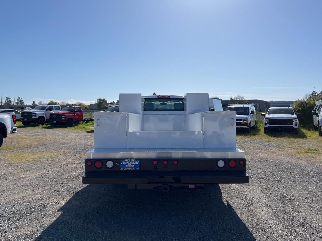 2023 Chevrolet Silverado 5500 HD Work Truck
