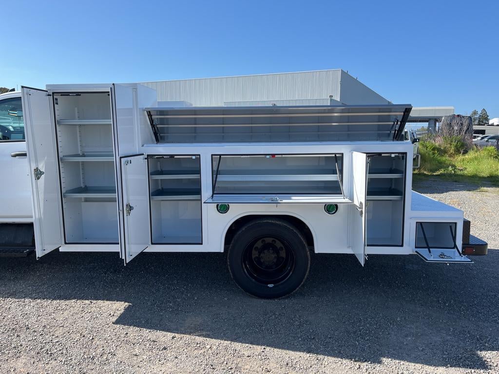 2023 Chevrolet Silverado 5500 HD Work Truck