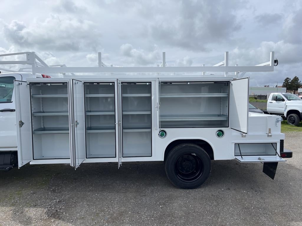 2023 Chevrolet Silverado 5500 HD Work Truck