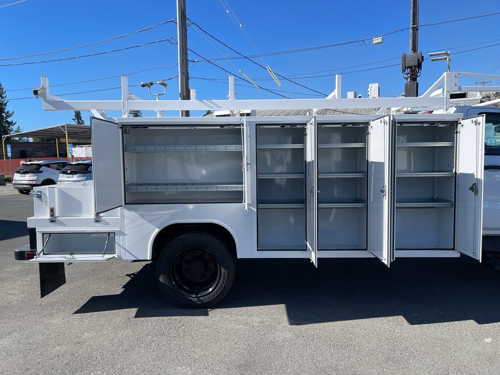 2023 Chevrolet Silverado 5500 HD Work Truck