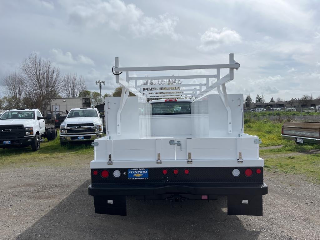 2023 Chevrolet Silverado 5500 HD Work Truck
