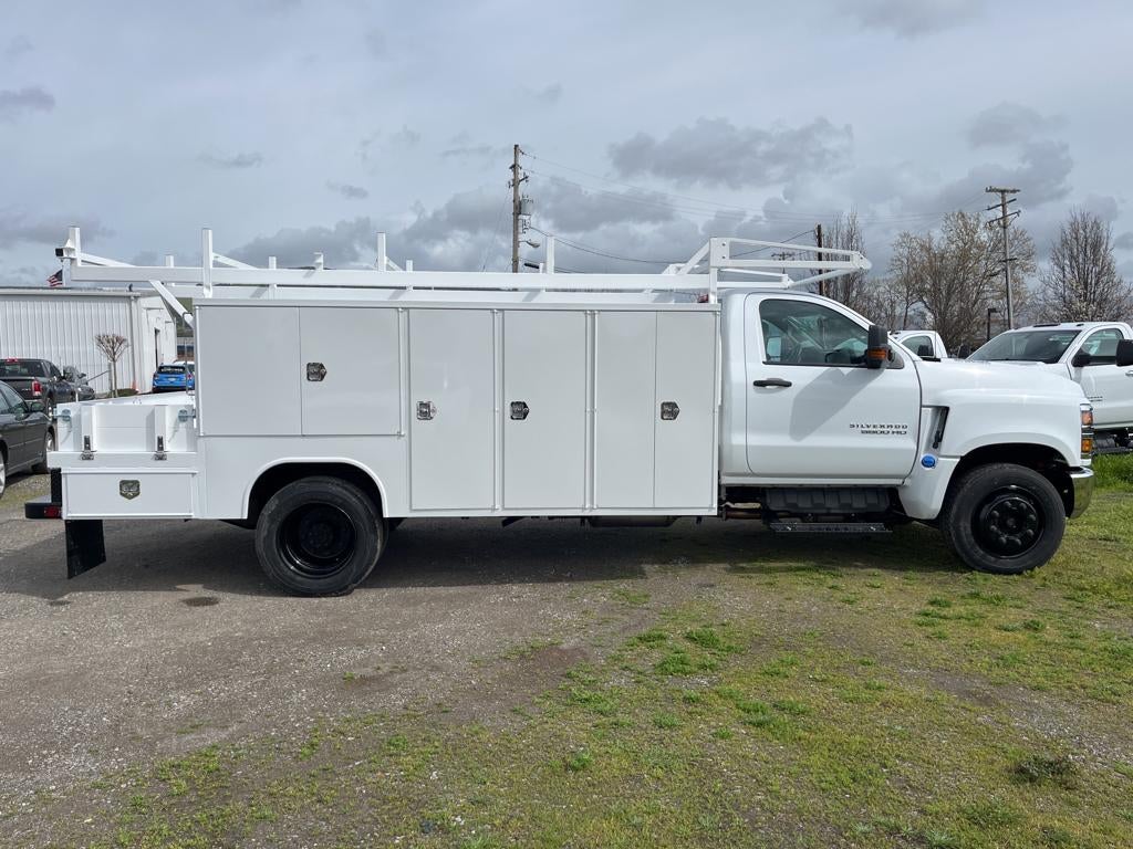 2023 Chevrolet Silverado 5500 HD Work Truck
