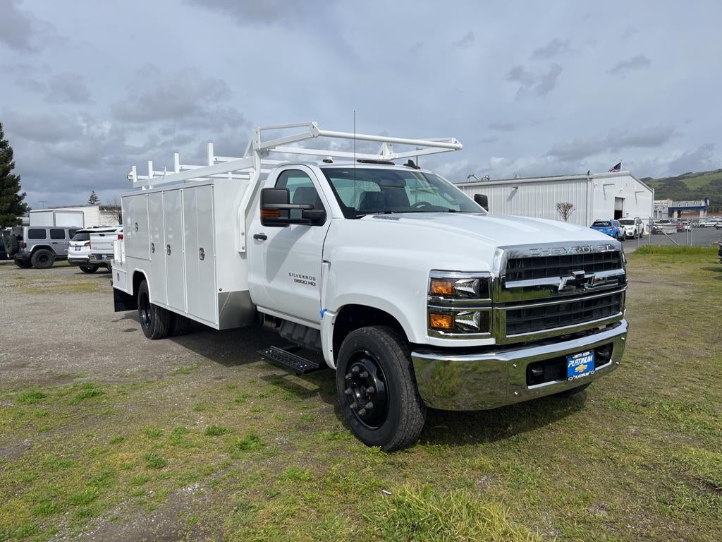 2023 Chevrolet Silverado 5500 HD Work Truck