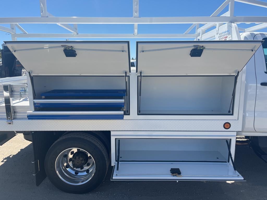 2023 Chevrolet Silverado 5500 HD Work Truck