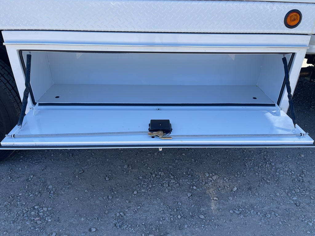 2023 Chevrolet Silverado 5500 HD Work Truck