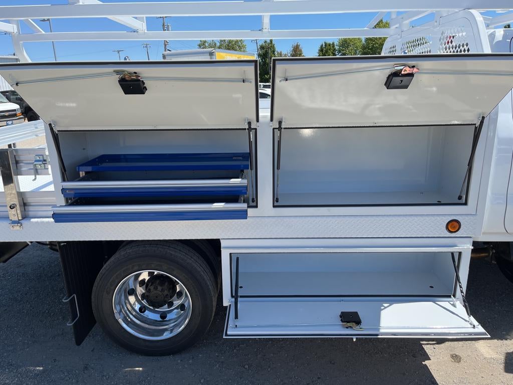 2023 Chevrolet Silverado 5500 HD Work Truck