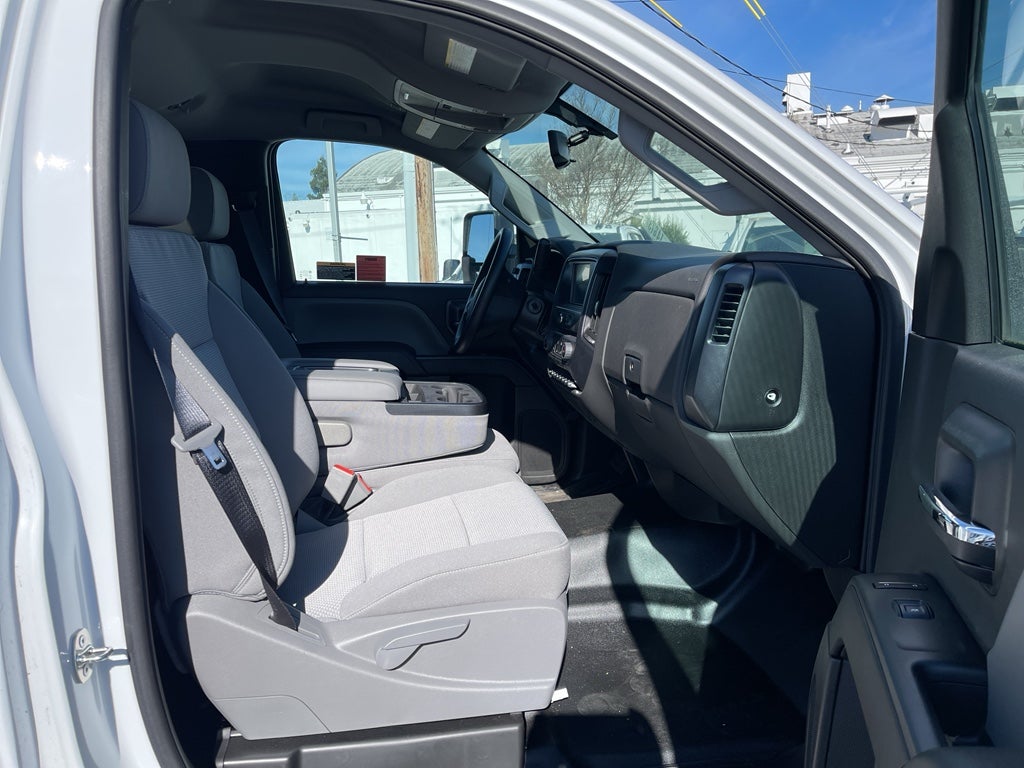 2023 Chevrolet Silverado 5500 HD Work Truck