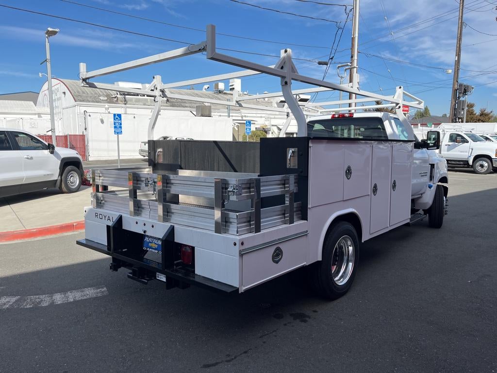 2023 Chevrolet Silverado 5500 HD Work Truck