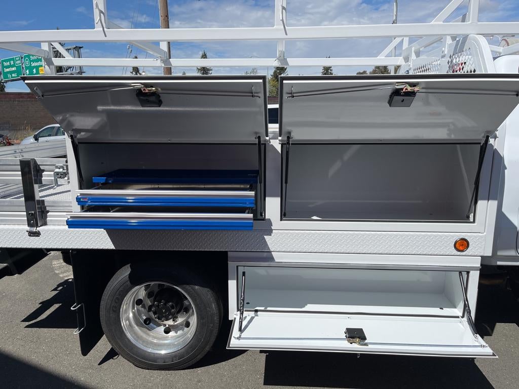 2023 Chevrolet Silverado 5500 HD Work Truck