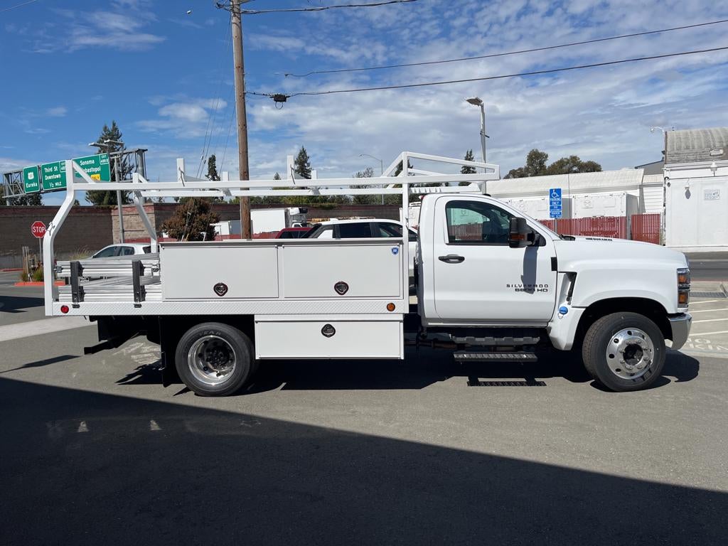 2023 Chevrolet Silverado 5500 HD Work Truck