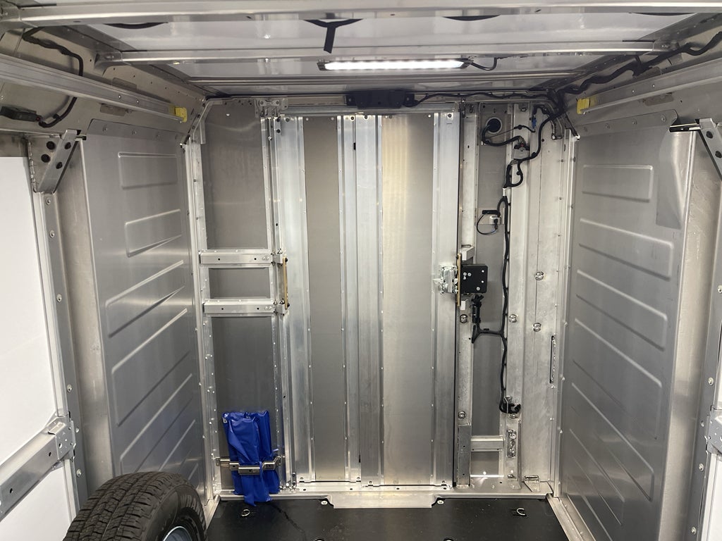 2025 Chevrolet BrightDrop 400 AWD 400