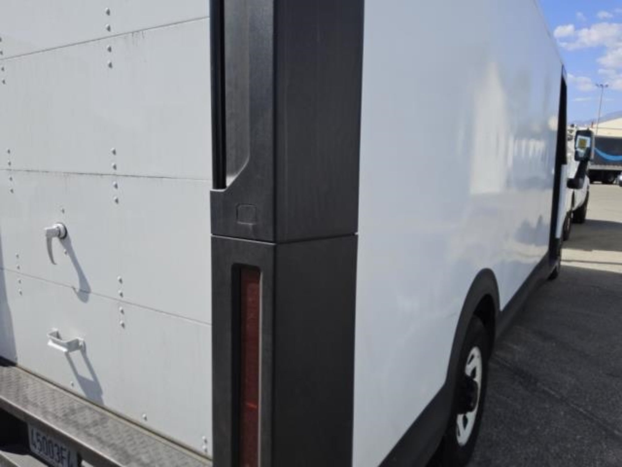2024 BrightDrop Zevo 600 EJY