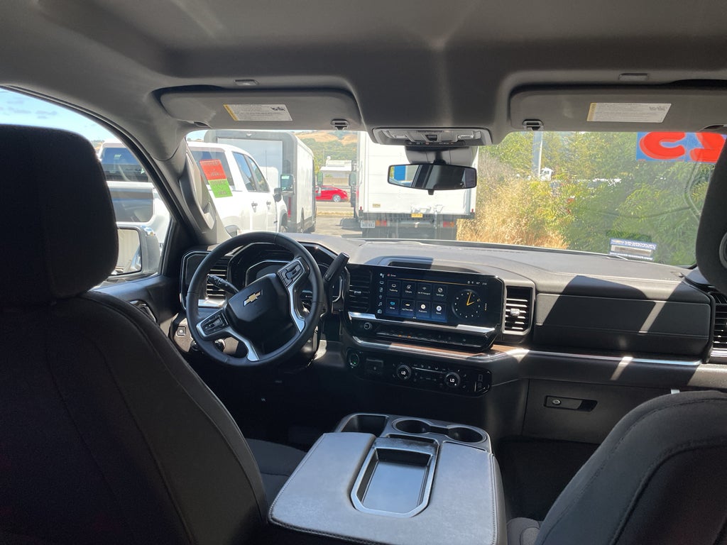 2025 Chevrolet Silverado 1500 LT