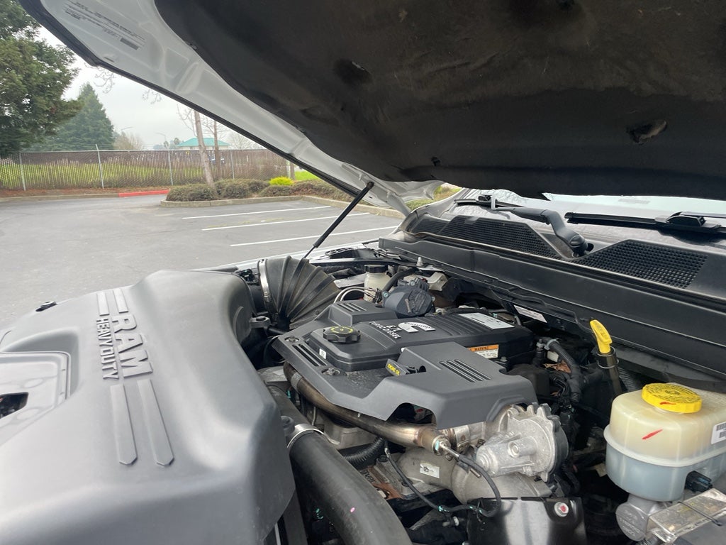 2019 RAM 3500 Laramie Crew Cab 4x4 8' Box