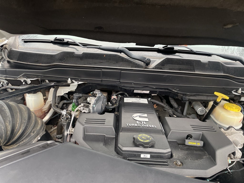 2019 RAM 3500 Laramie Crew Cab 4x4 8' Box