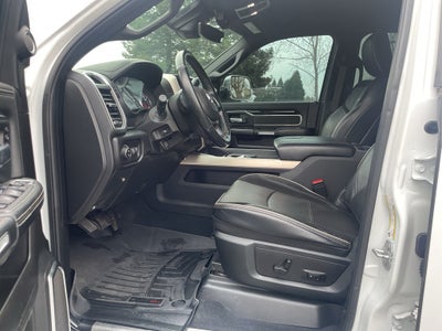 2019 RAM 3500 Laramie Crew Cab 4x4 8' Box