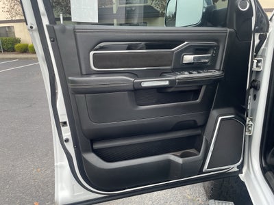 2019 RAM 3500 Laramie Crew Cab 4x4 8' Box