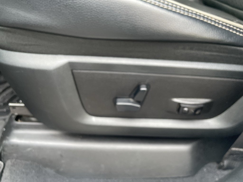 2019 RAM 3500 Laramie Crew Cab 4x4 8' Box