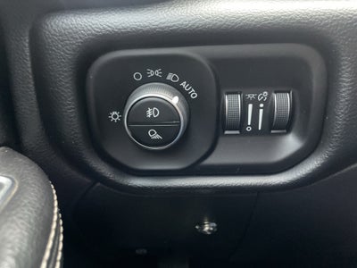 2019 RAM 3500 Laramie Crew Cab 4x4 8' Box