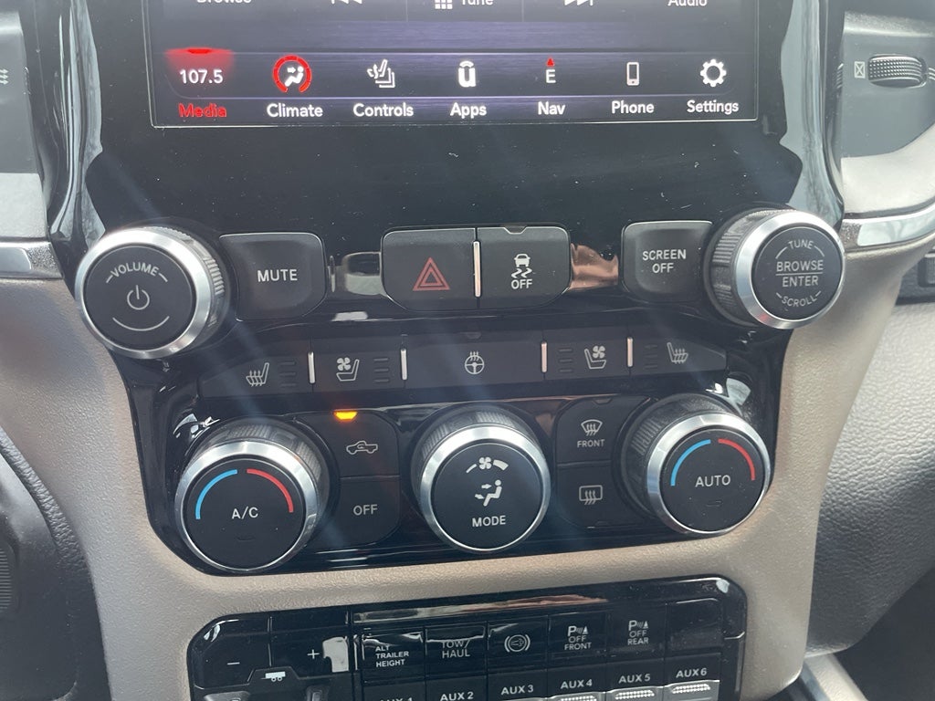 2019 RAM 3500 Laramie Crew Cab 4x4 8' Box